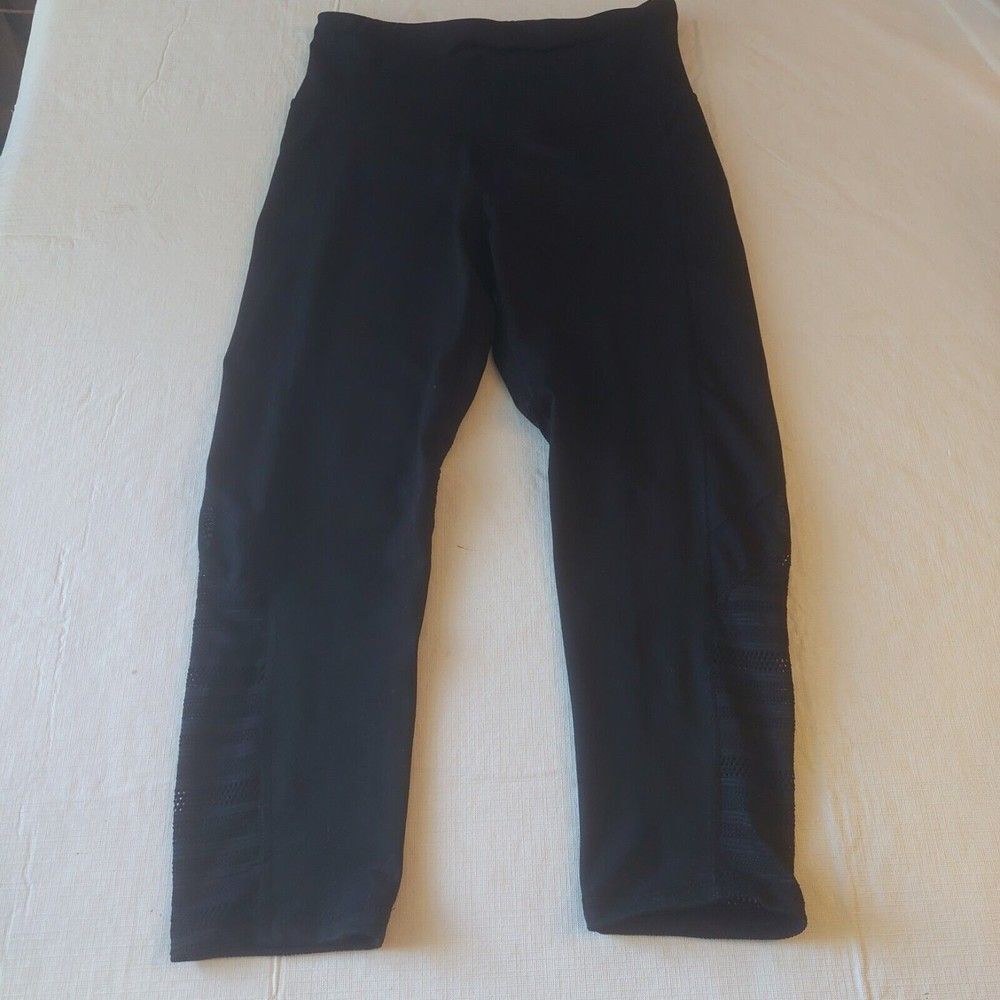 Champion Black Lace Cut Out Capri Athleisure Mid Rise Leggings Women's Sz XSmall